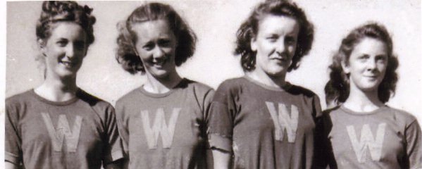 Penny Price, Brenda Humphrey, Beryl Hallam and Mary Currie Summer 1949 forming to 4 x 440 yd relay team.
Photo was published in the Wallasey News on 03/09/1949